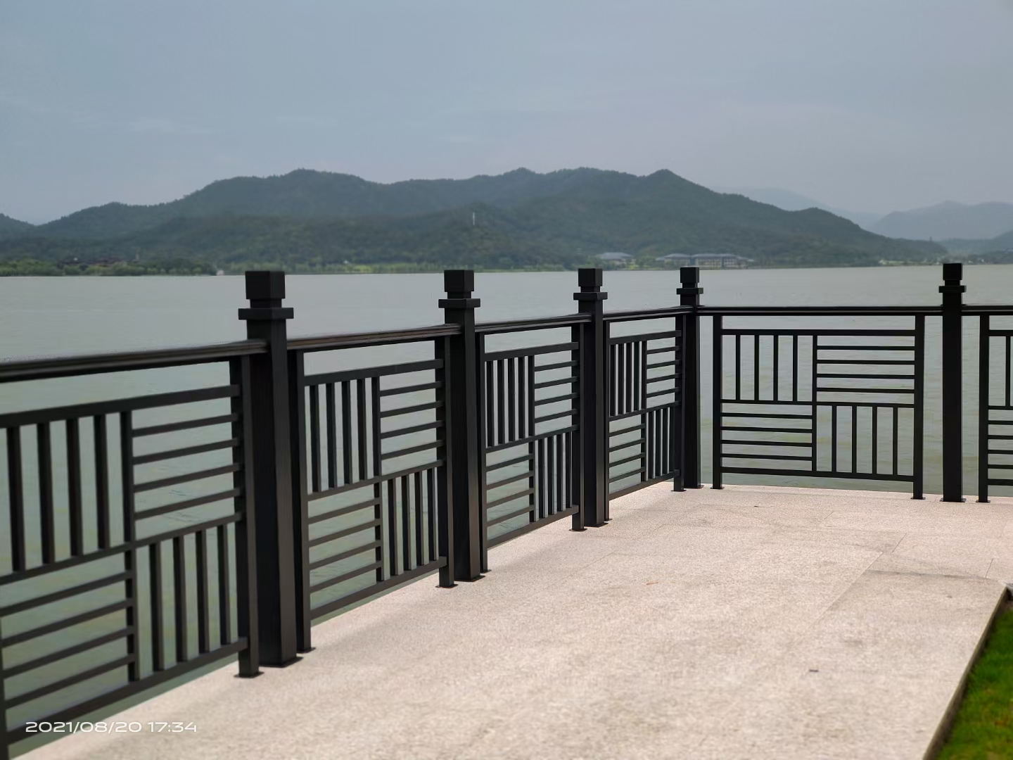 华球在线登录护栏